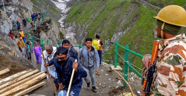 Amarnath Yatra: 25th batch leaves Jammu for cave shrine
